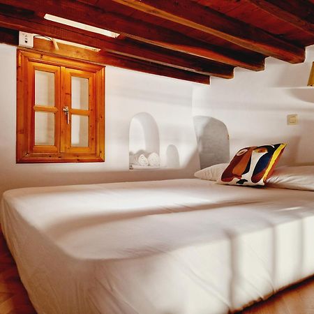 Bright & Relaxing Loft With Attic Room In The Heart Of Mykonos City Mykonos Town Szoba fotó